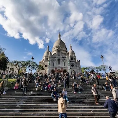 Coquet En Plein Coeur De Montmartre