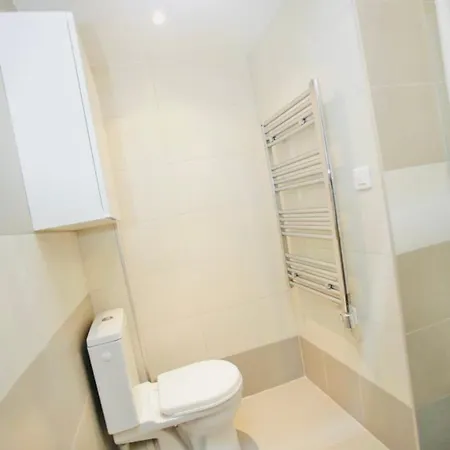 Coquet En Plein Coeur De Montmartre דירה